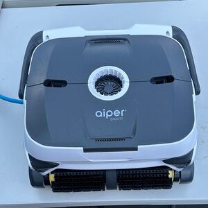 Aiper Smart Pool Vacuum Cleaner (for parts only)